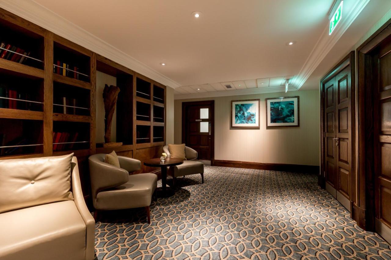 Western House Hotel At Ayr Racecourse Екстер'єр фото