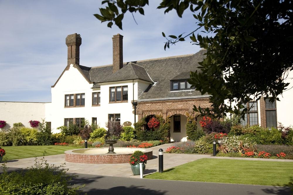 Western House Hotel At Ayr Racecourse Екстер'єр фото