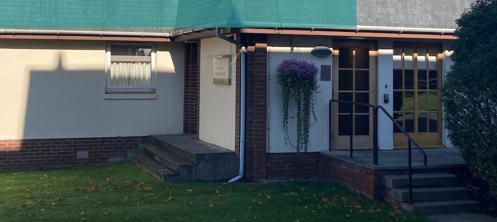 Western House Hotel At Ayr Racecourse Екстер'єр фото