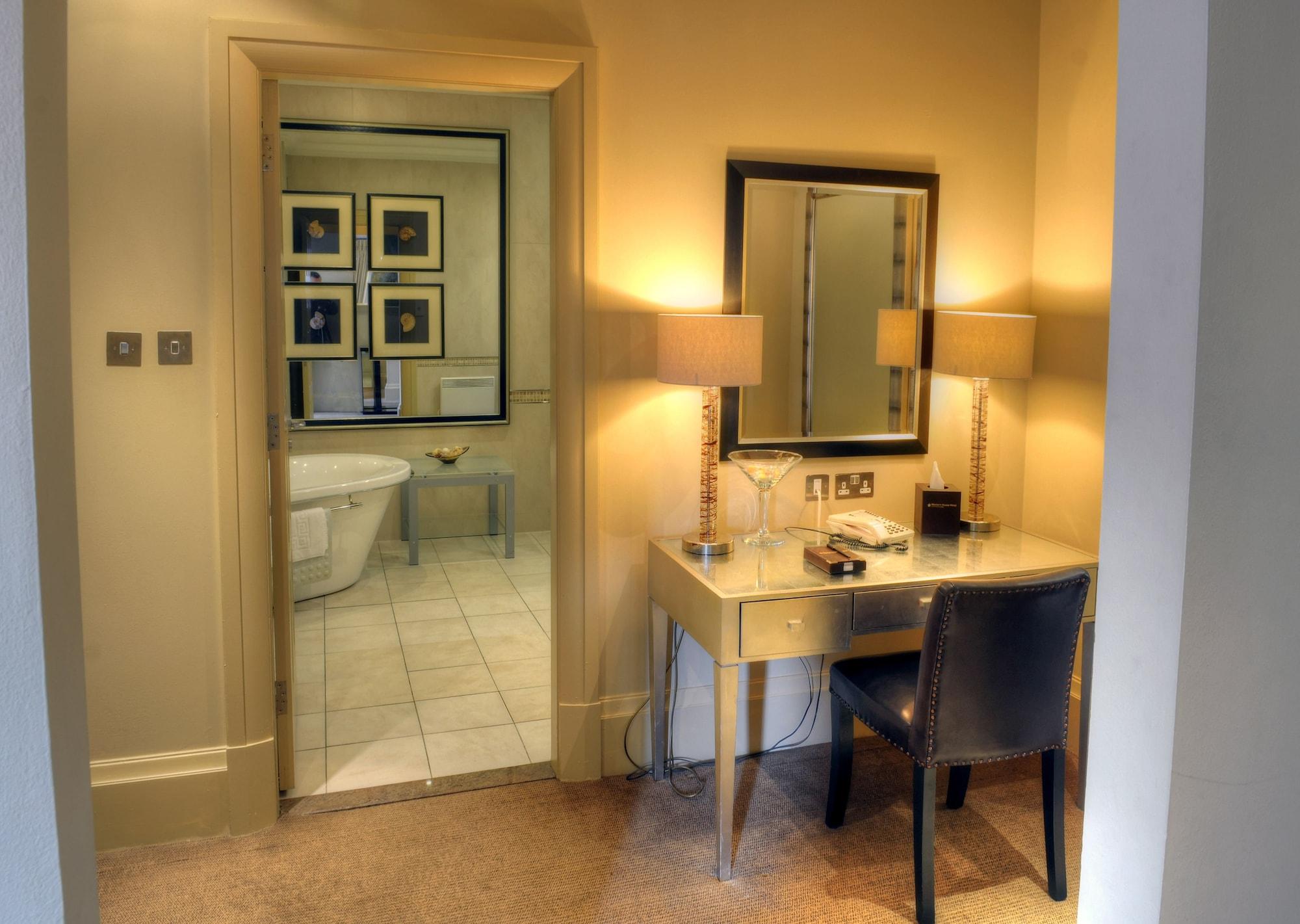 Western House Hotel At Ayr Racecourse Екстер'єр фото