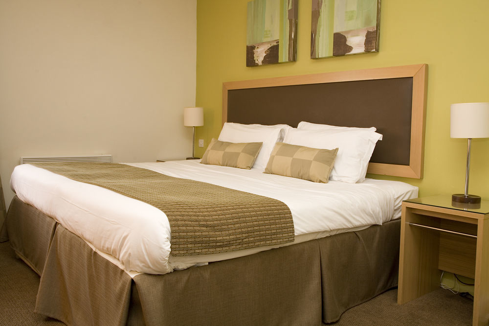 Western House Hotel At Ayr Racecourse Екстер'єр фото