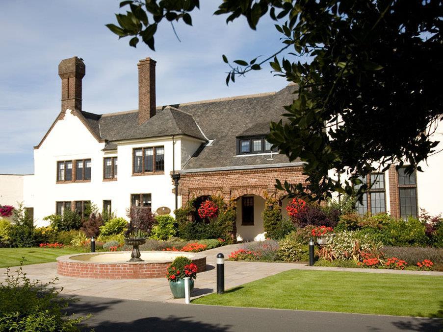 Western House Hotel At Ayr Racecourse Екстер'єр фото